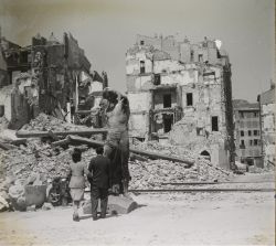 Toulon - 1944.JPG