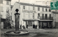 Pierrefeu, vue du centre - Carte postale