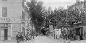 La Crau, carte postale reprsentant la grande rue