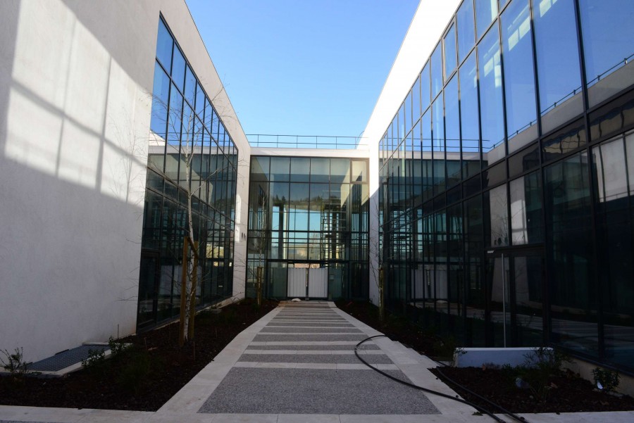 L'entre du Ple Culturel ct Avenue Kennedy