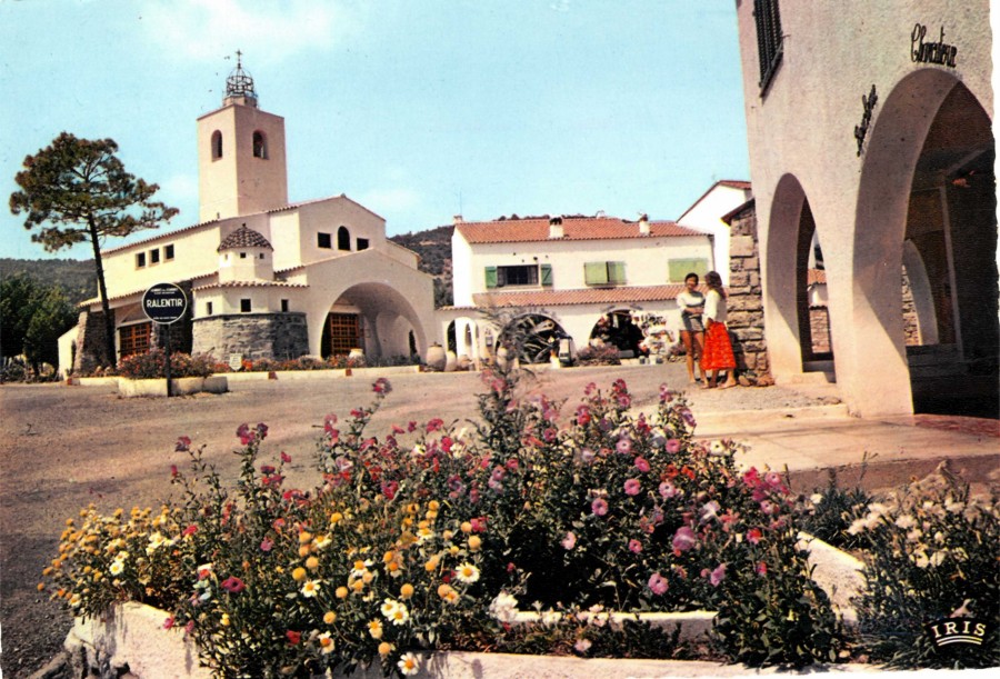 FR_AD83_2FIROQUEBRUNE-SUR-ARGENS044