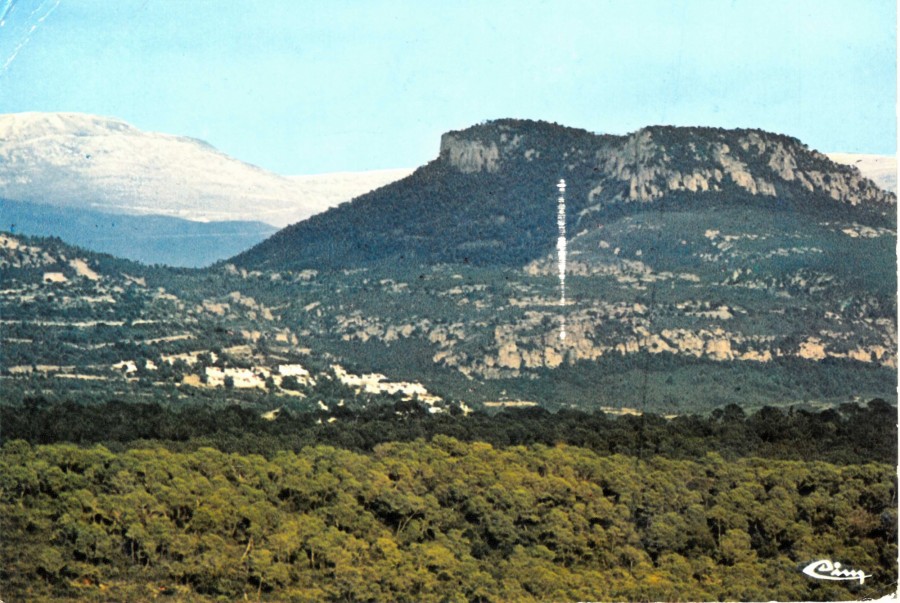 FR_AD83_2FIROQUEBRUNE-SUR-ARGENS050