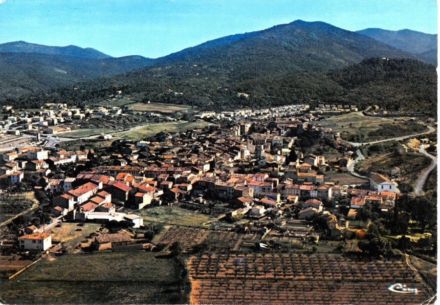 FR_AD83_2FIROQUEBRUNE-SUR-ARGENS052