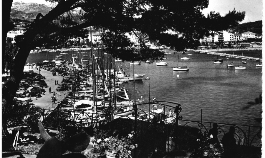 FRAD083_2FI SANARY-SUR-MER198 001