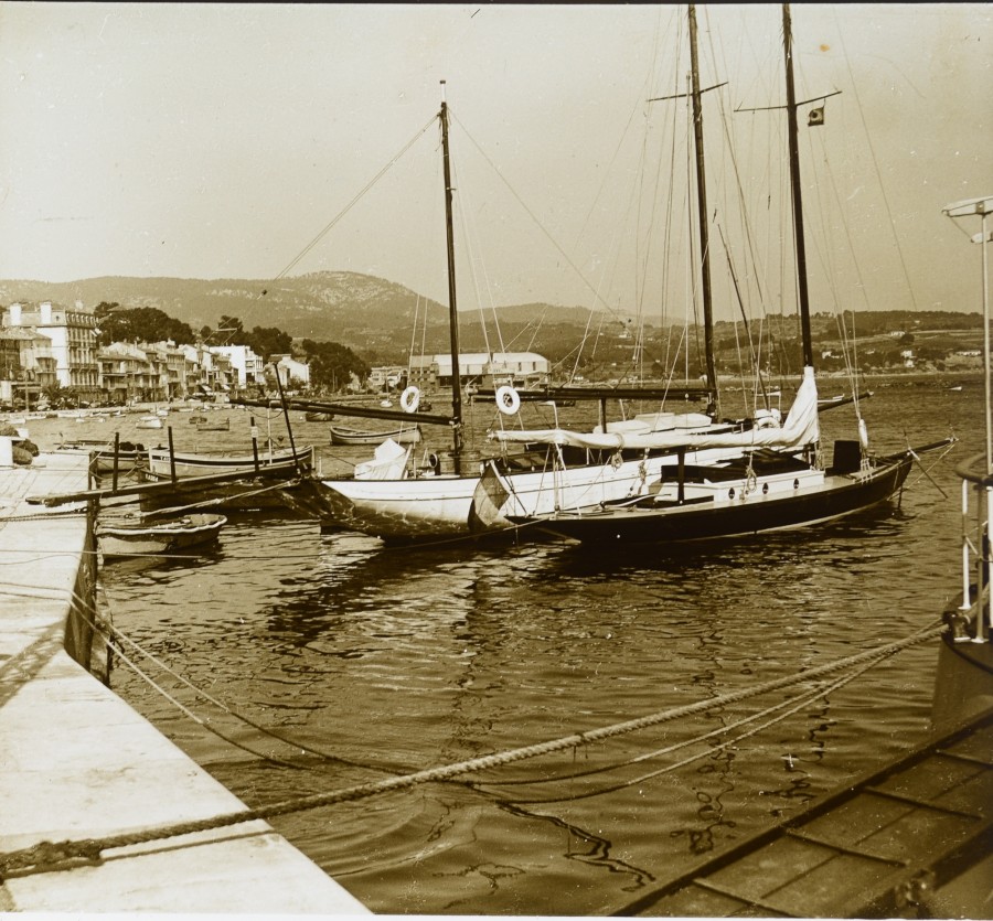 Bateaux dans le port de Bandol