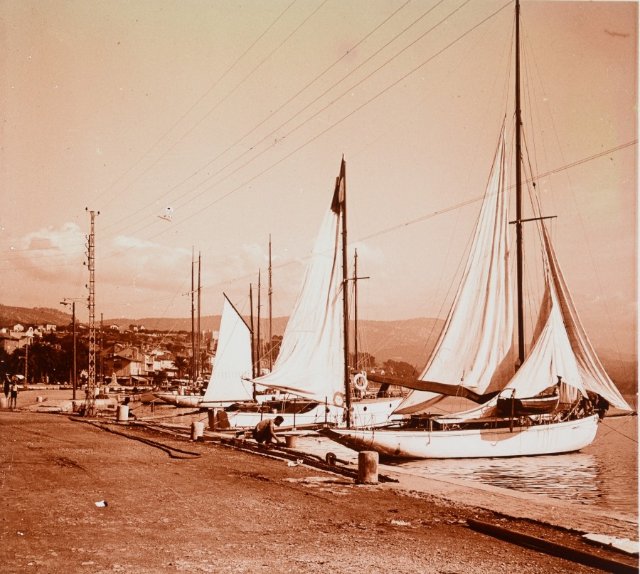 Les yachts au port