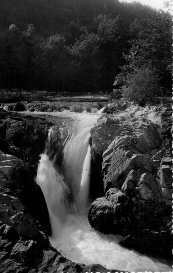 FRAD083_2FI TANNERON 004;jpg 001