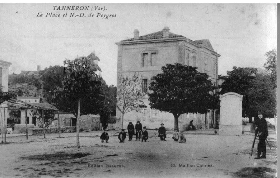 FRAD083_2FI TANNERON 009;jpg 001