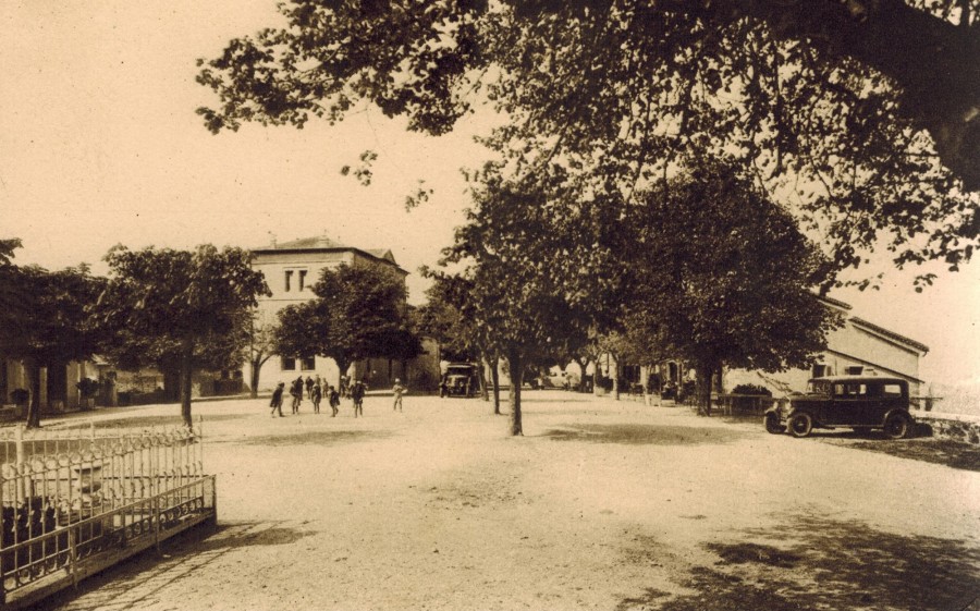 FRAD083_2FI TANNERON 021;jpg 001