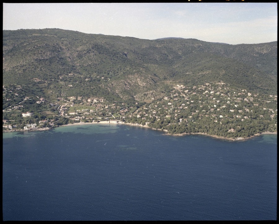 FRAD083_22FI_LAVANDOU_0050