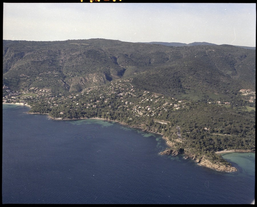 FRAD083_22FI_LAVANDOU_0051