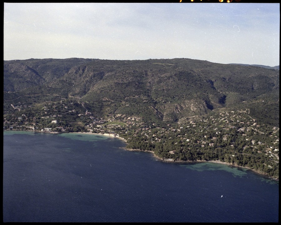 FRAD083_22FI_LAVANDOU_0053