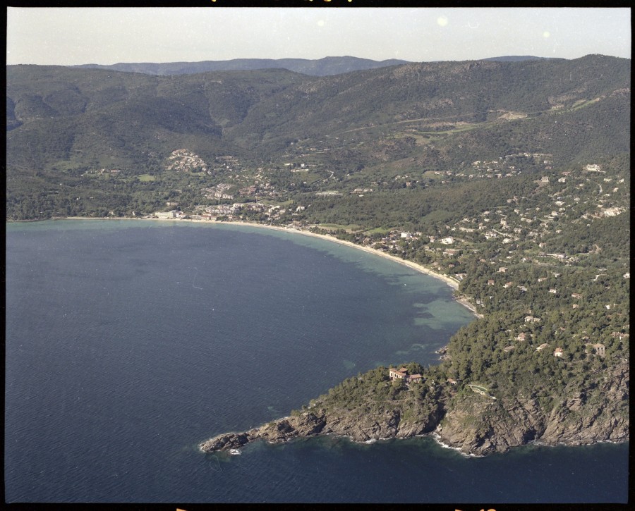 FRAD083_22FI_LAVANDOU_0057