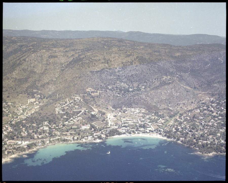 FRAD083_22FI_LAVANDOU_0060