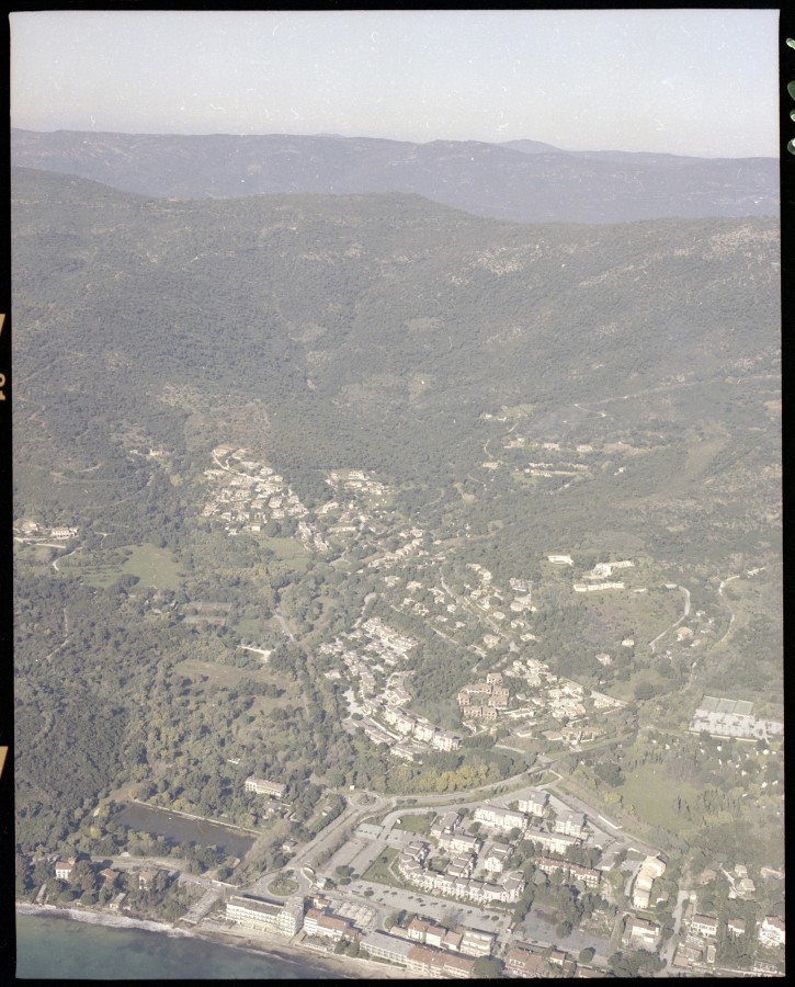 FRAD083_22FI_LAVANDOU_0077