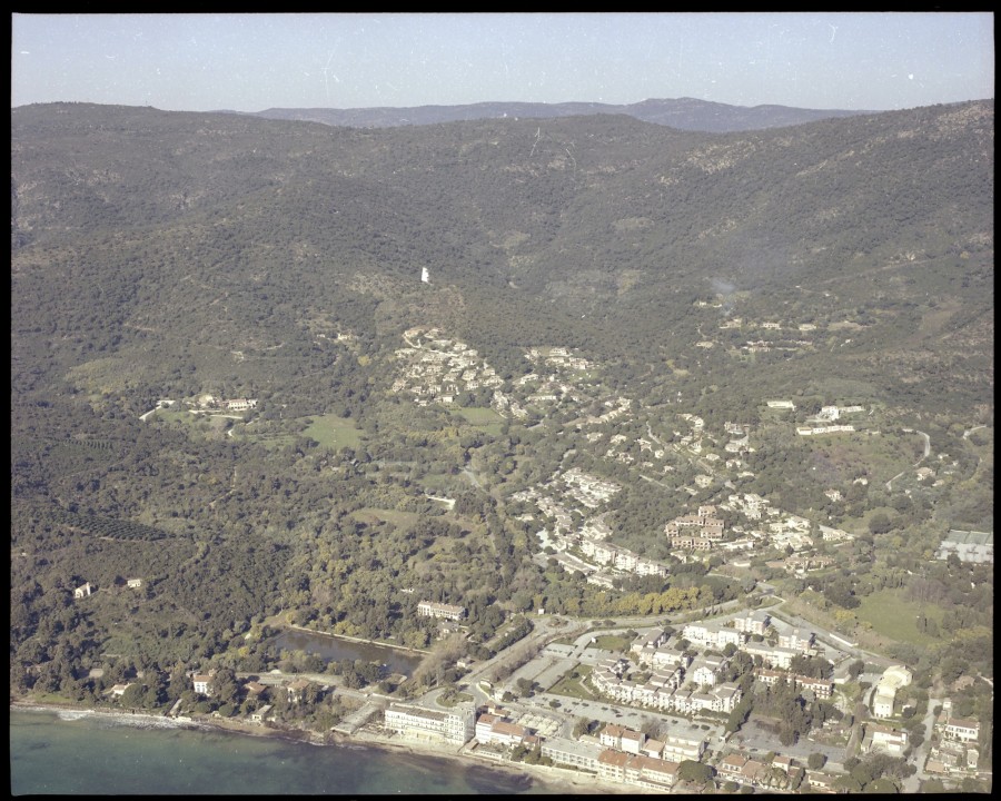 FRAD083_22FI_LAVANDOU_0079