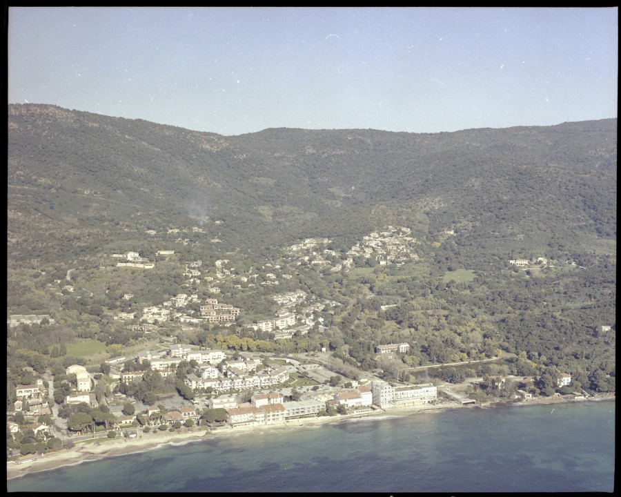 FRAD083_22FI_LAVANDOU_0081