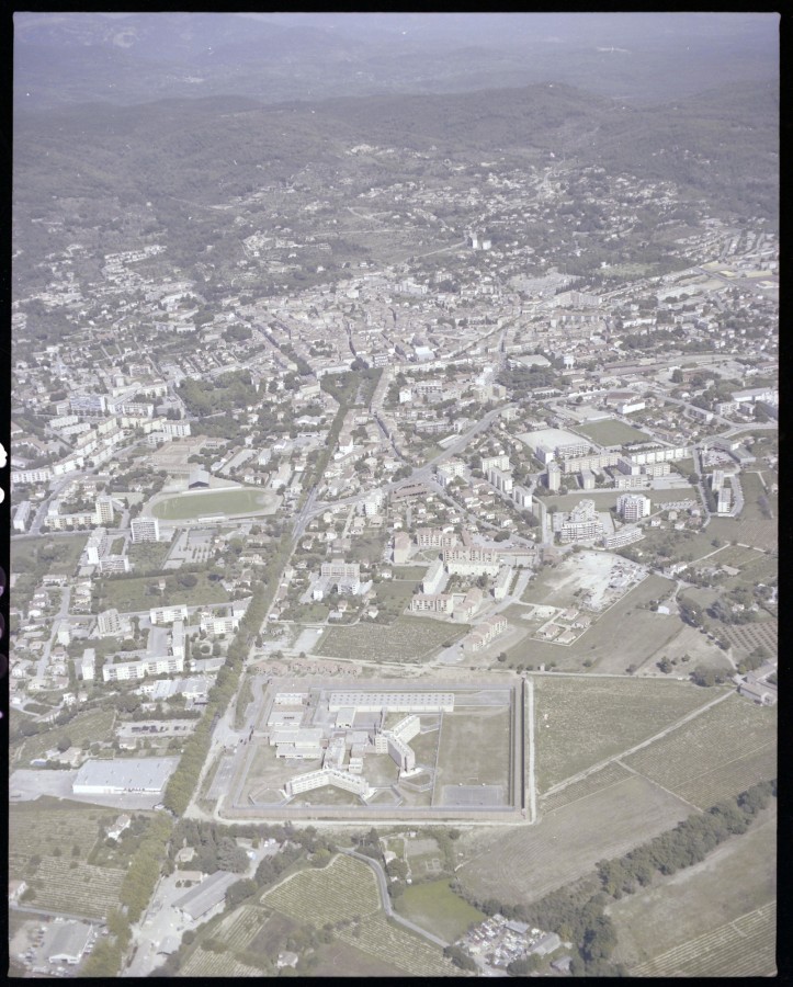 FRAD083_22FI_DRAGUIGNAN_0077