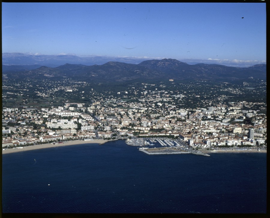 FRAD083_22FI_FREJUS_SAINT-RAPHAEL_0107