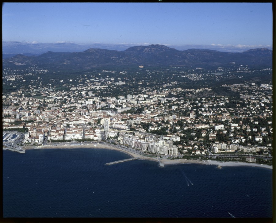 FRAD083_22FI_FREJUS_SAINT-RAPHAEL_0109