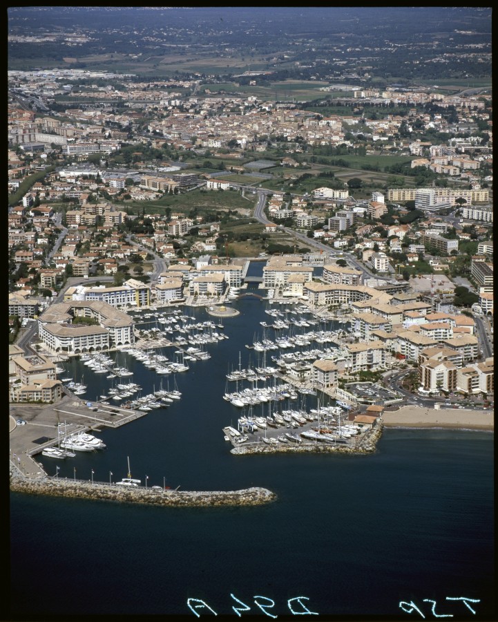 FRAD083_22FI_FREJUS_0158