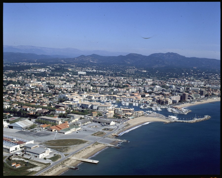 FRAD083_22FI_FREJUS_0166