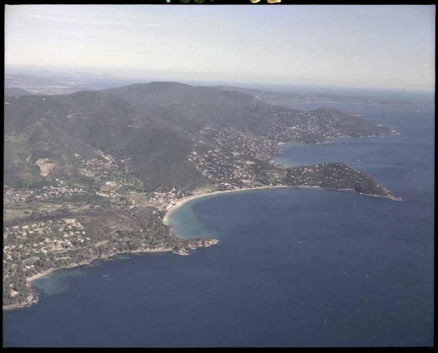 FRAD083_22FI_RAYOL-CANADEL-SUR-MER_0037