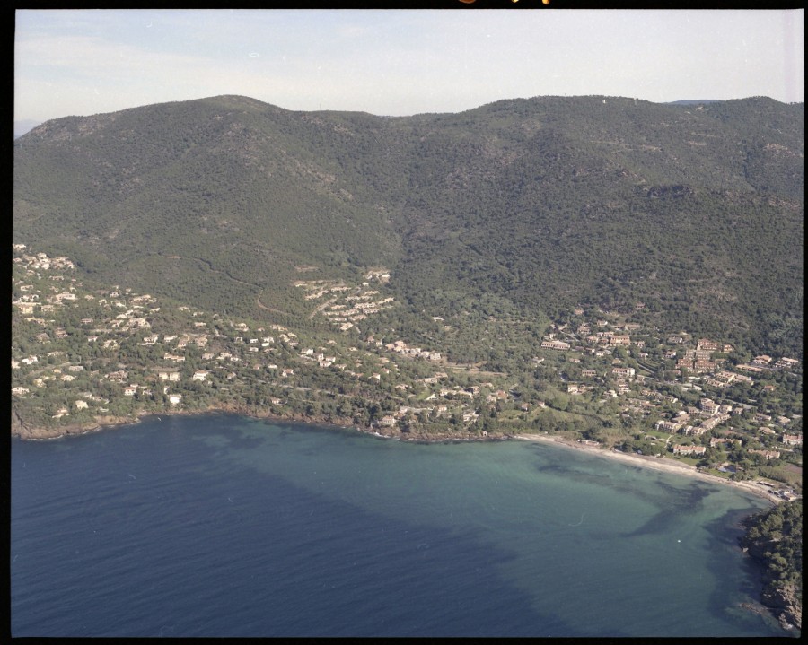 FRAD083_22FI_RAYOL-CANADEL-SUR-MER_0048