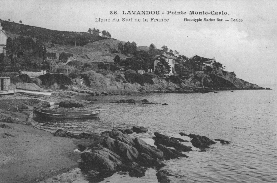 FRAD083_2 FI LE LAVANDOU 203 001