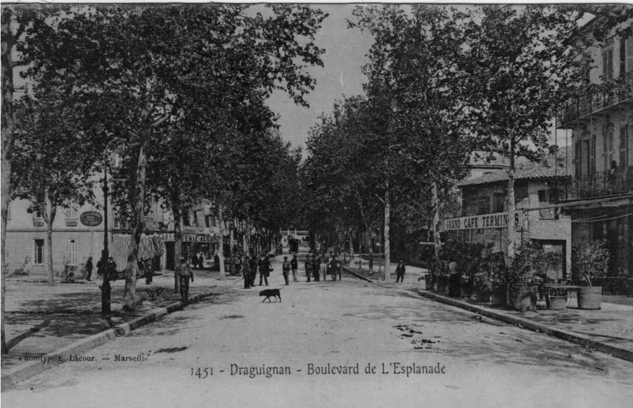 FRAD083_2 FI DRAGUIGNAN 219 001