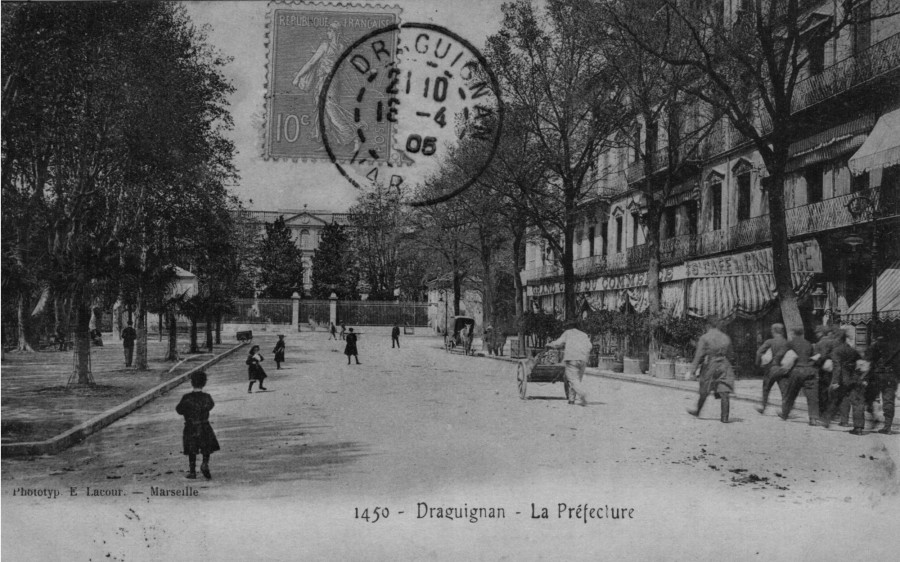 FRAD083_2 FI DRAGUIGNAN 225 001