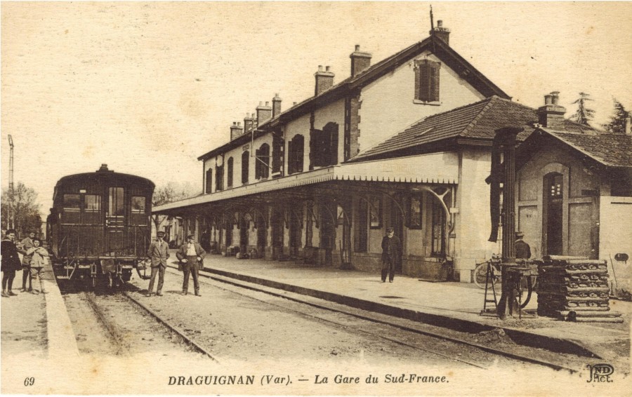 FRAD083_2 FI DRAGUIGNAN 307 001