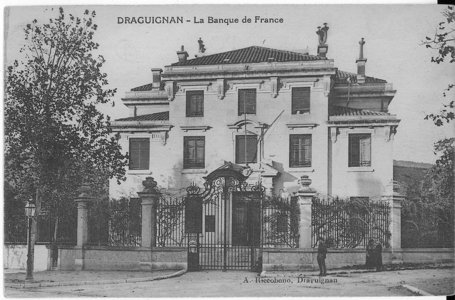 FR_AD83_2FI_DRAGUIGNAN_333