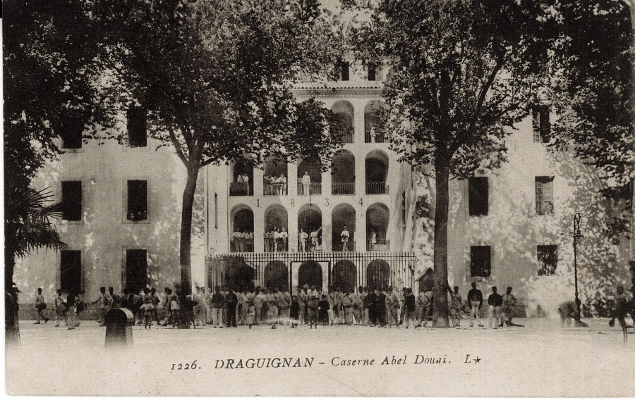 FR_AD83_2FI_DRAGUIGNAN_376