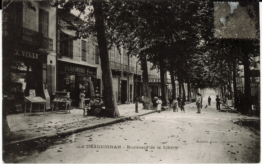 FR_AD83_2FI_DRAGUIGNAN_409