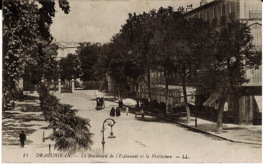 FR_AD83_2FI_DRAGUIGNAN_414