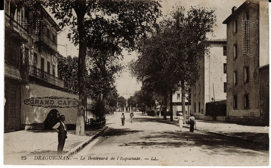 FR_AD83_2FI_DRAGUIGNAN_417