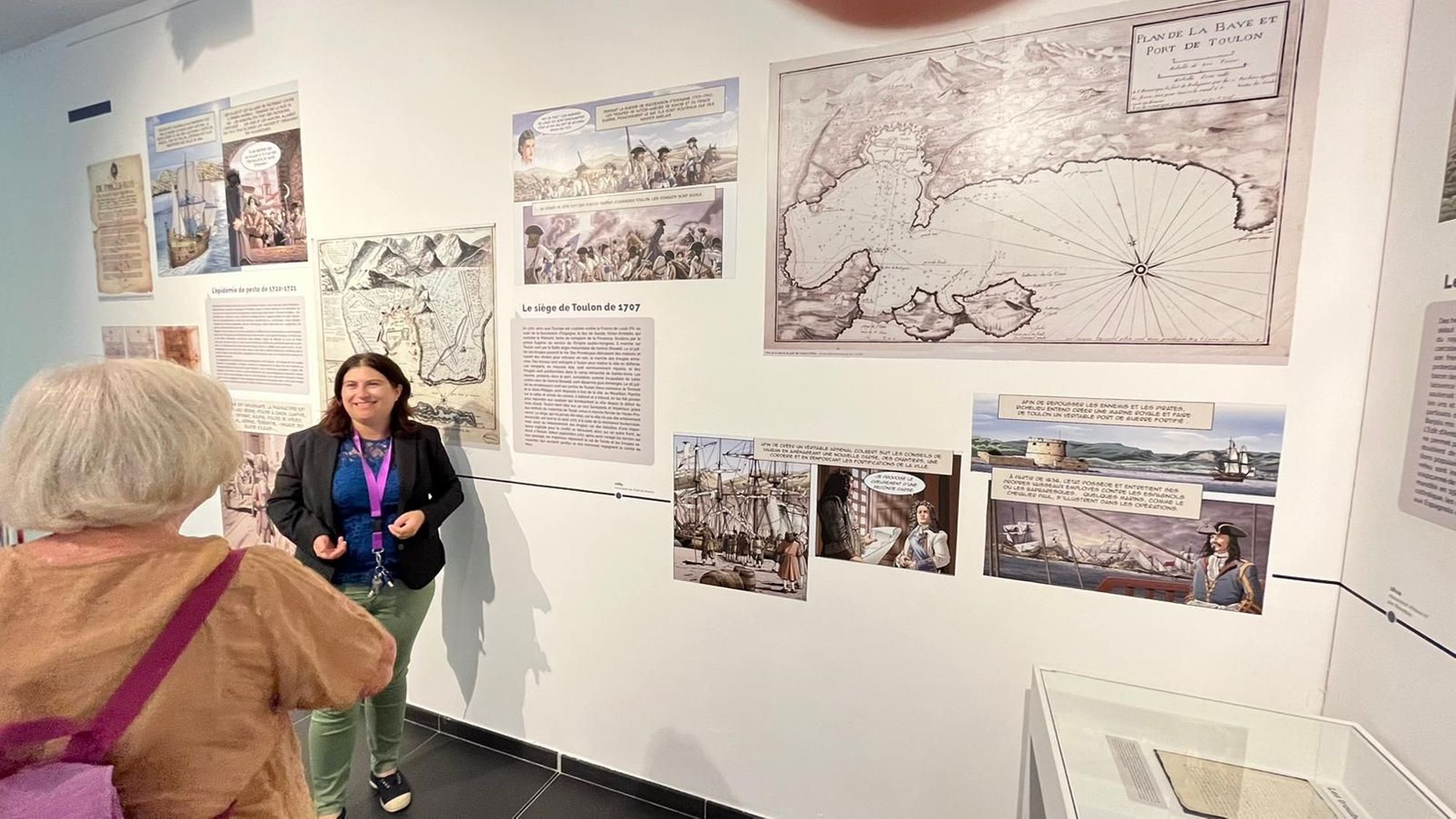 Visiter l'exposition temporaire avec un médiateur