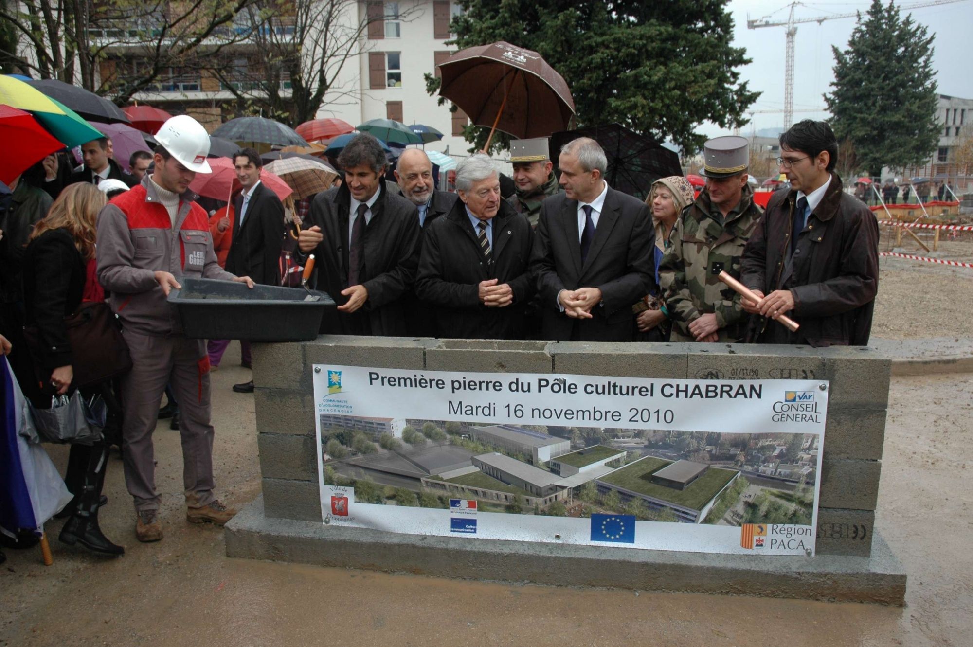 Pose de la première pierre