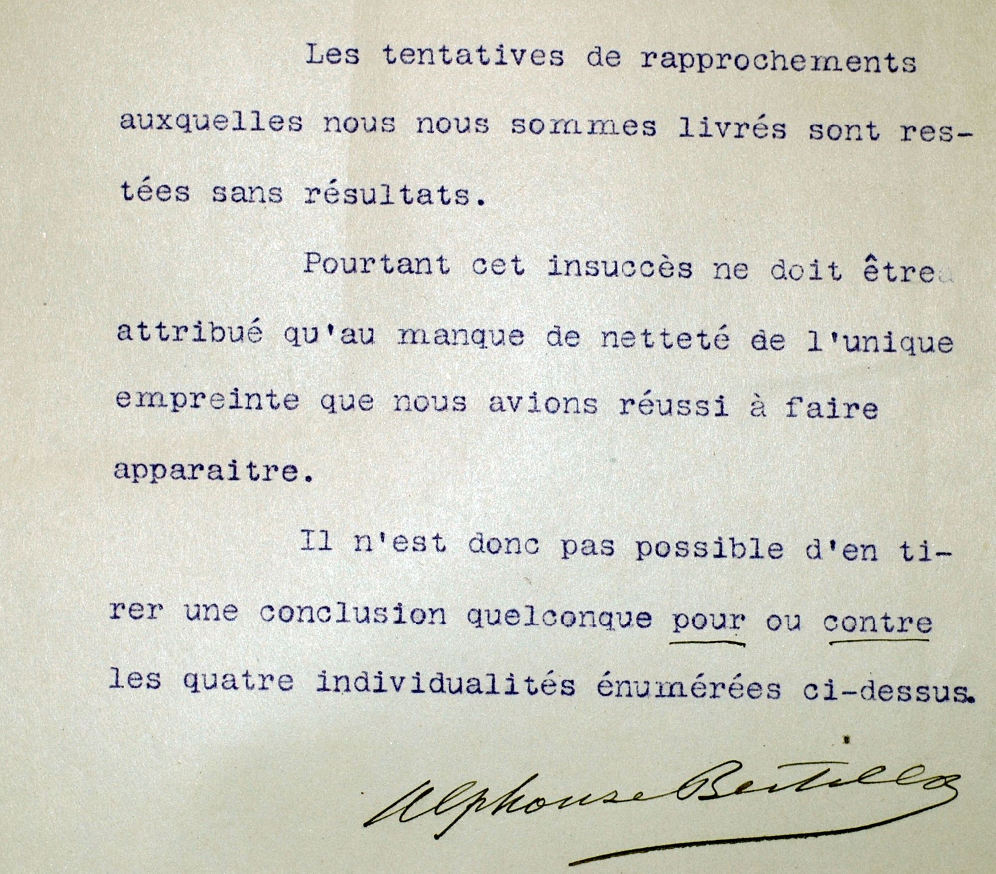 Extrait d'un rapport d'expertise menée par Bertillon (1909). 2 U 697