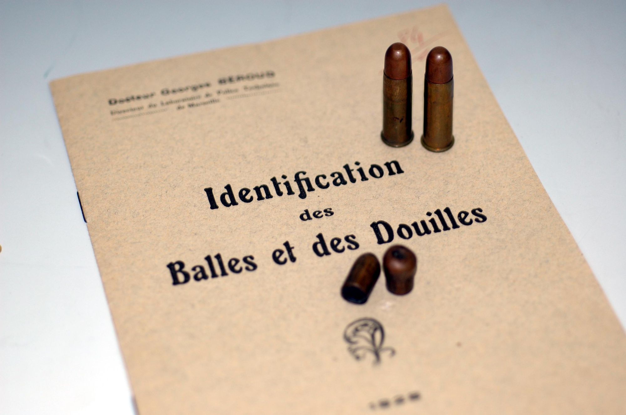 Manuel servant à l'identification des balles et des douilles (1928). 2 U 803 et 2 U 720