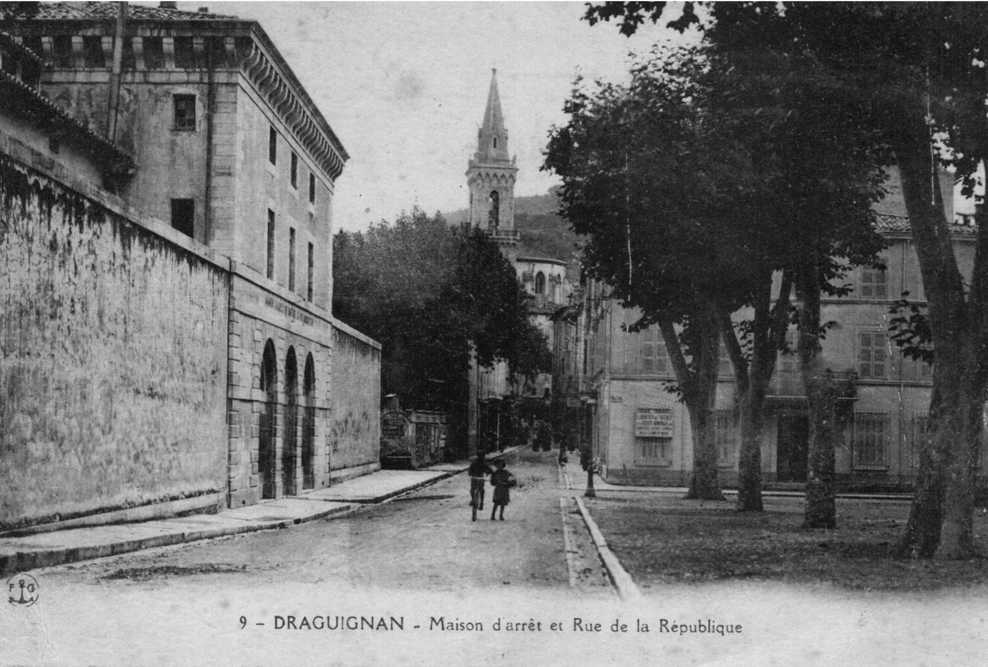 2 Fi DRAGUIGNAN 28