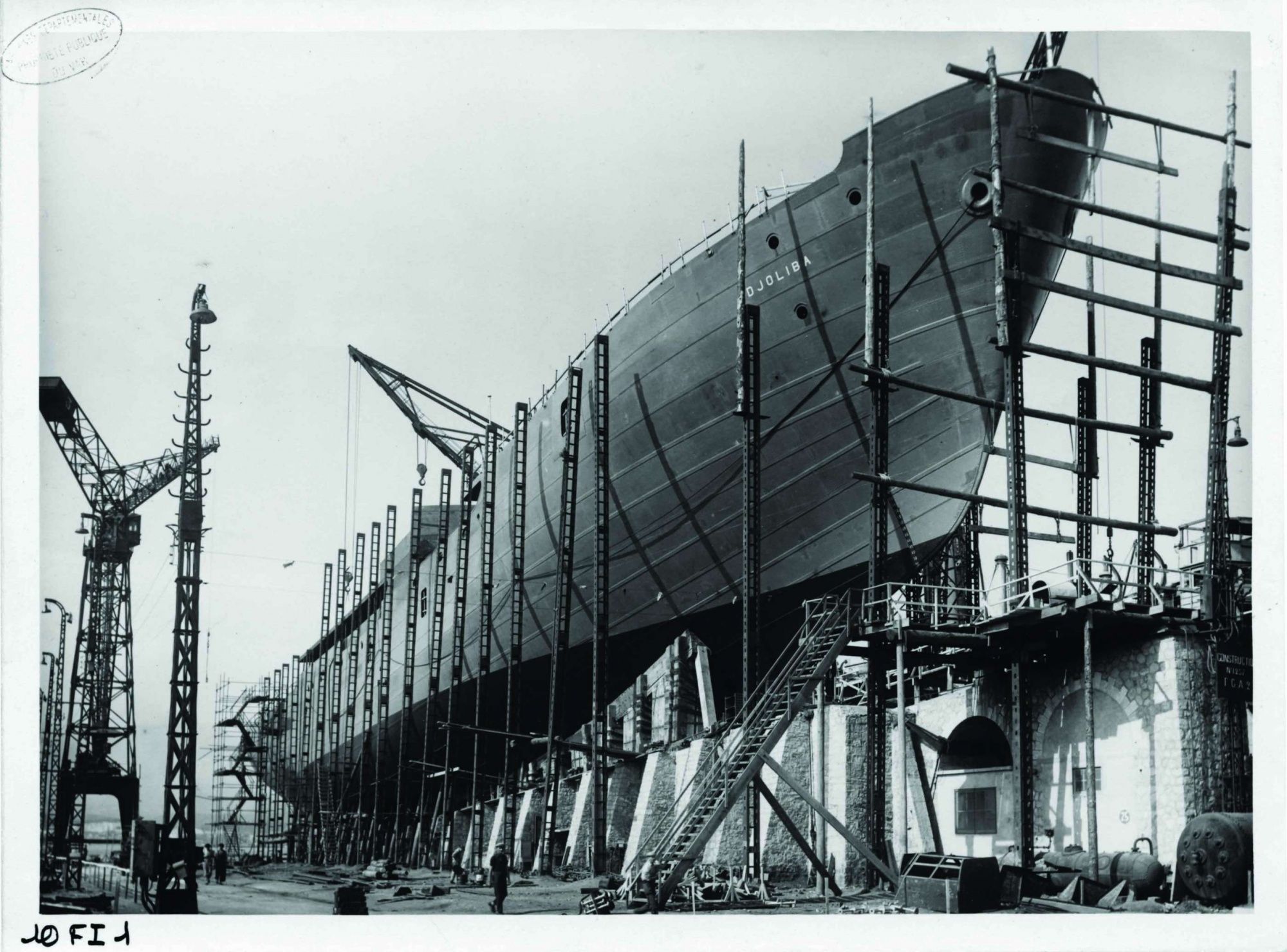 Lancement du bananier Djoliba aux chantiers navals de la Seyne-sur-mer (1947) 10 Fi 1